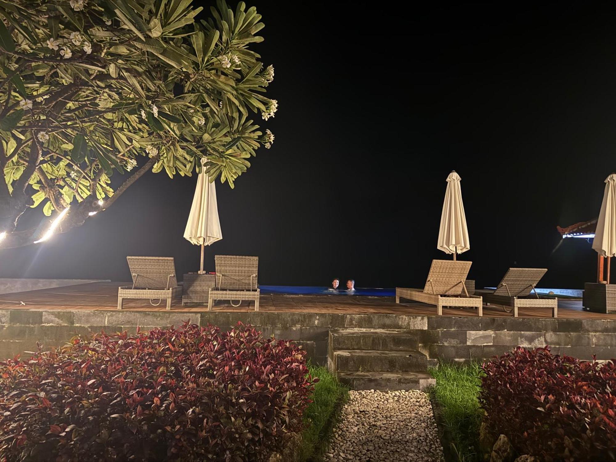 Cave Beach Bungalow Semaya Exteriér fotografie